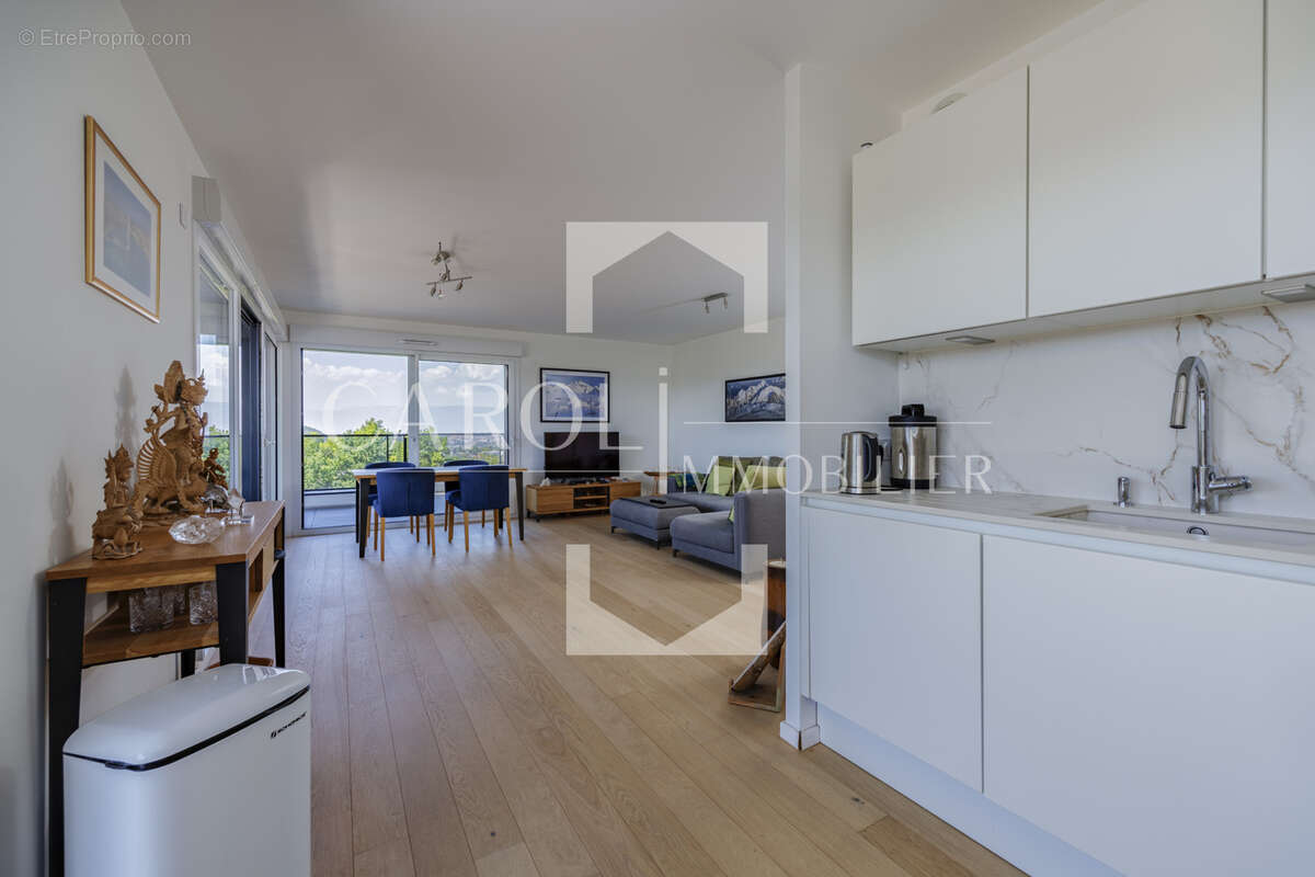 Appartement à VETRAZ-MONTHOUX