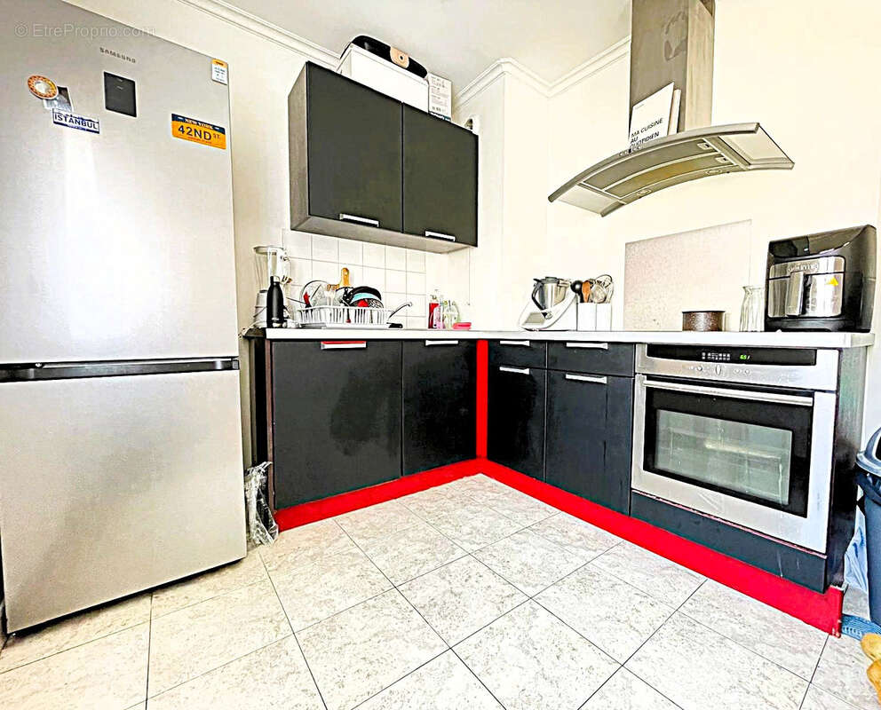 Appartement à VAUJOURS