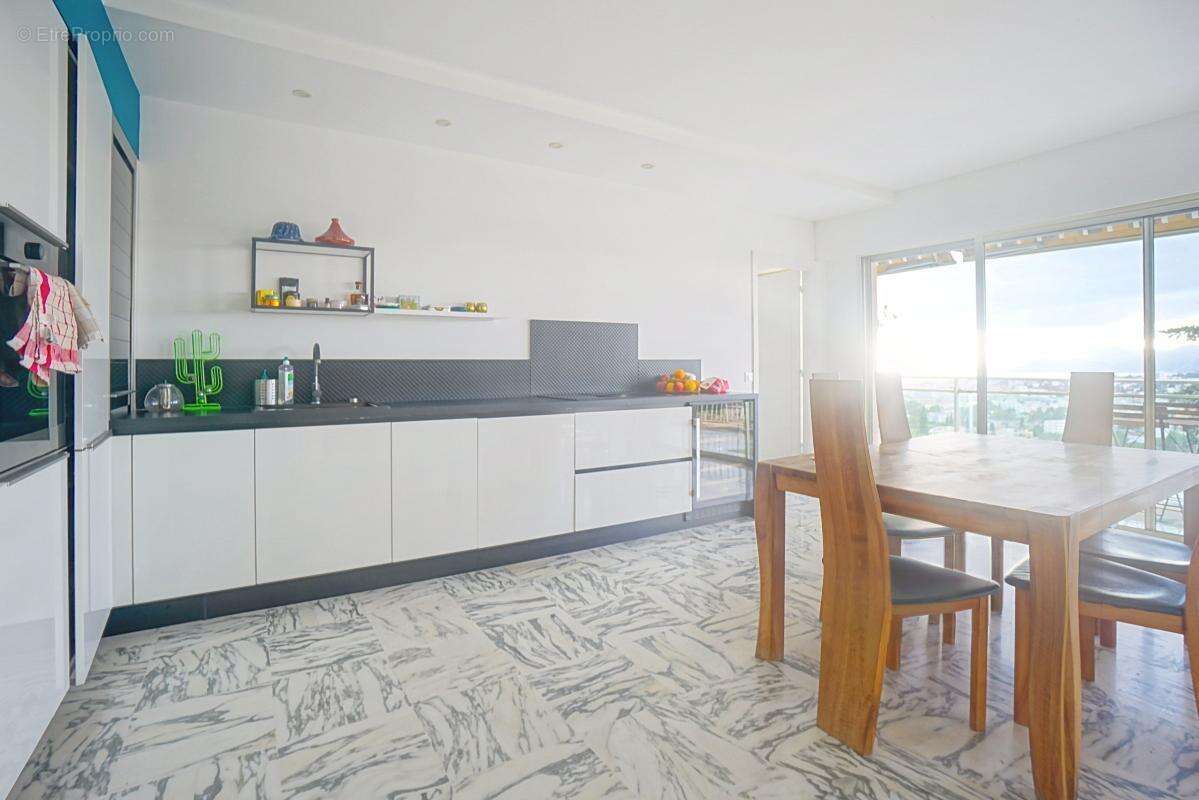 Appartement à LE CANNET