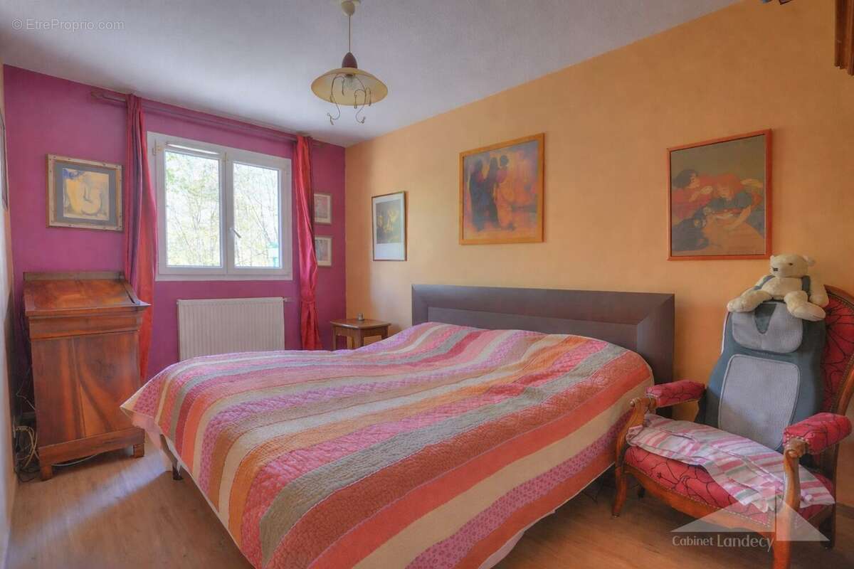Appartement à SERGY