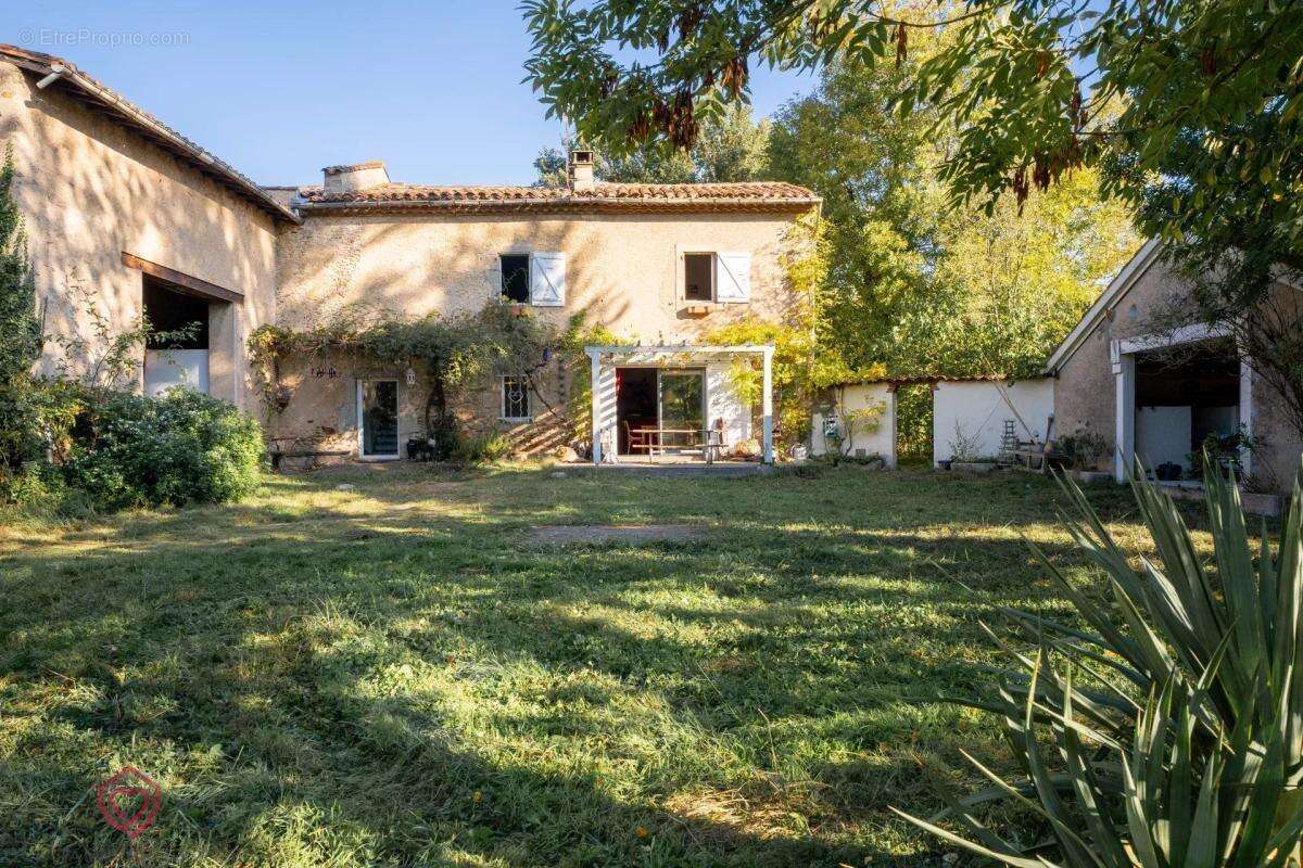 Maison à LABRUGUIERE