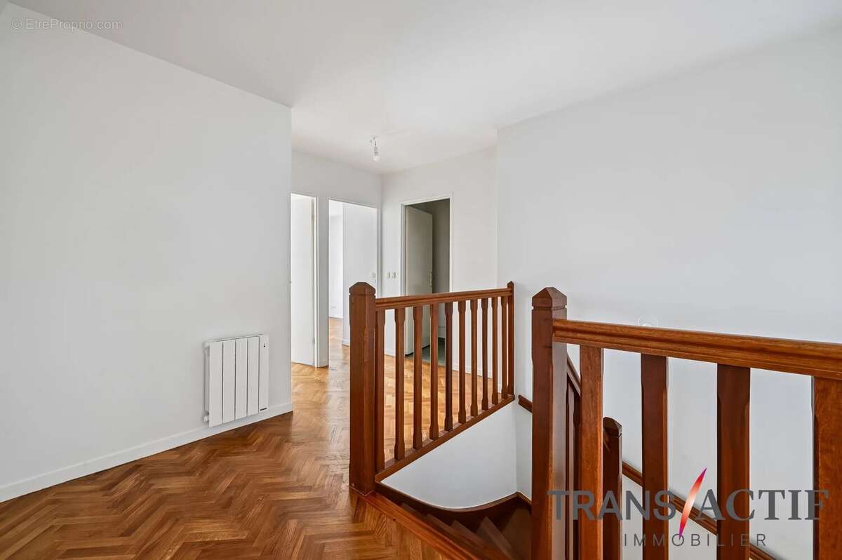 Duplex 5 pièces – CHATILLON (92320) - photo 3