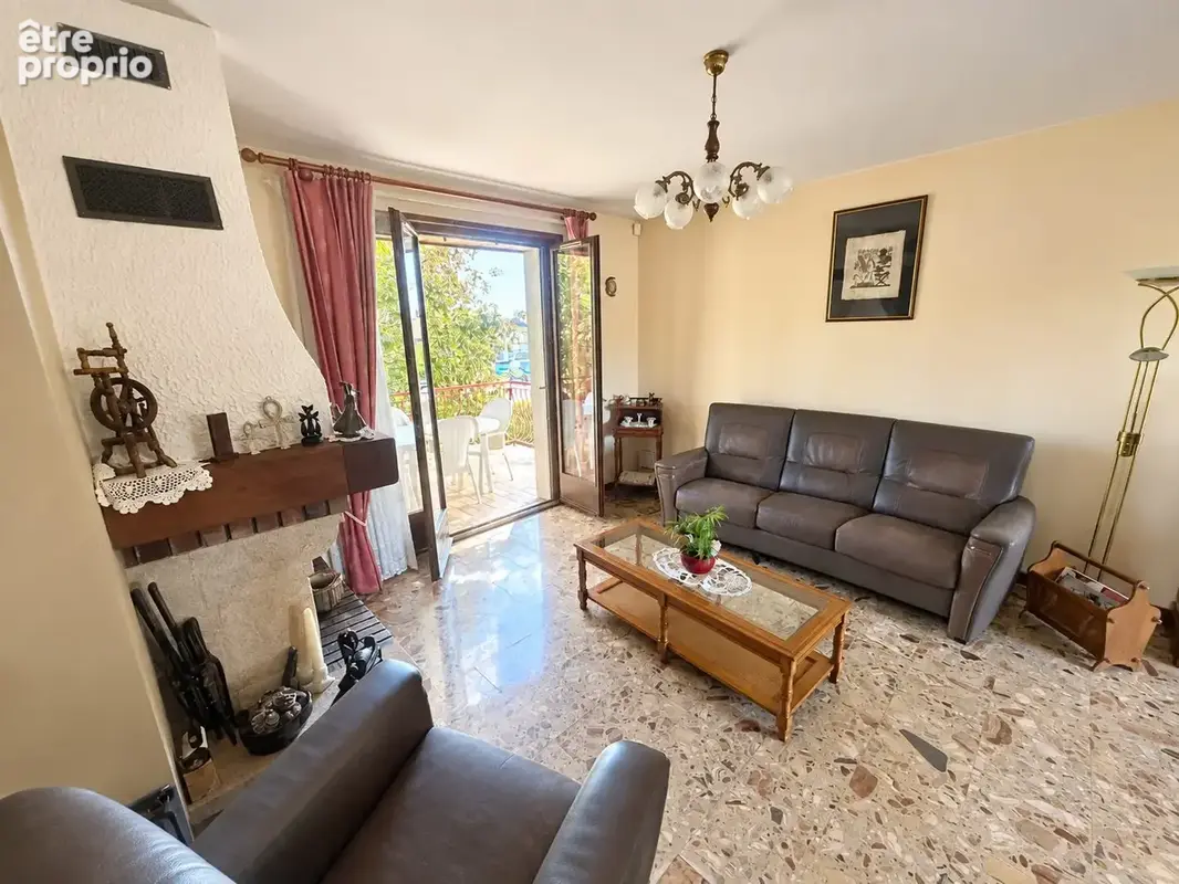 Maison 6 pièces 133 m² à vendre à Meyzieu (69330) - photo 2