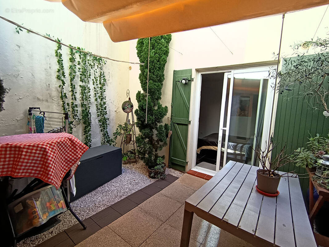 Appartement à SOLLIES-PONT