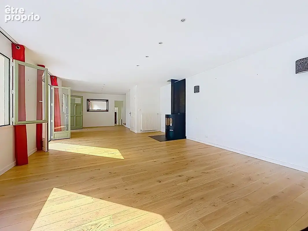 Dardilly, coup de coeur alliant charme de l'ancien, rénovation de qualité et piscine - photo 2