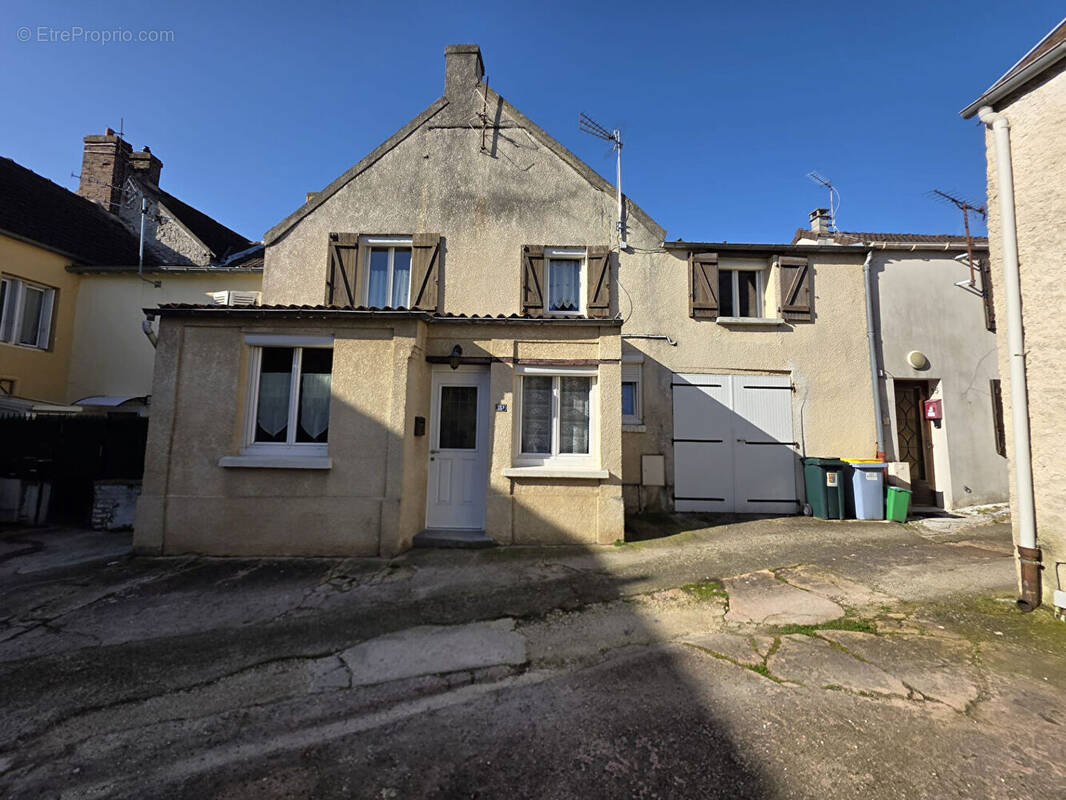 Maison à BELLOY-EN-FRANCE