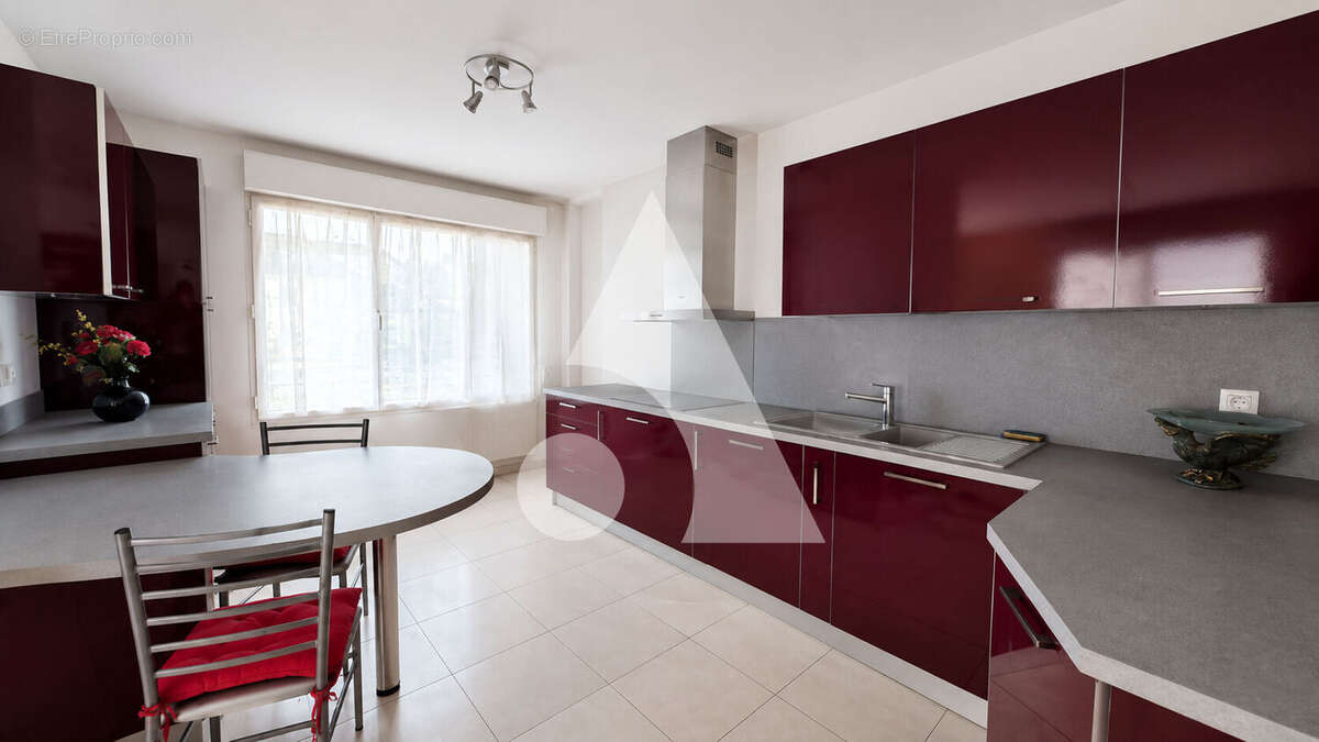 Appartement SAINTE GENEVIEVE DES 3 pièces 79.35m² - photo 3