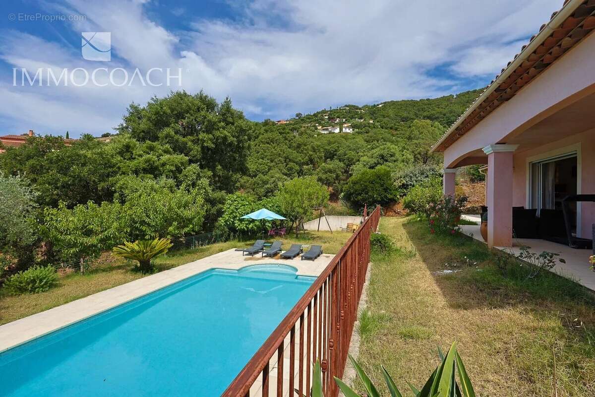 Villa avec piscine , garage proche du golf de Valvros - photo 2