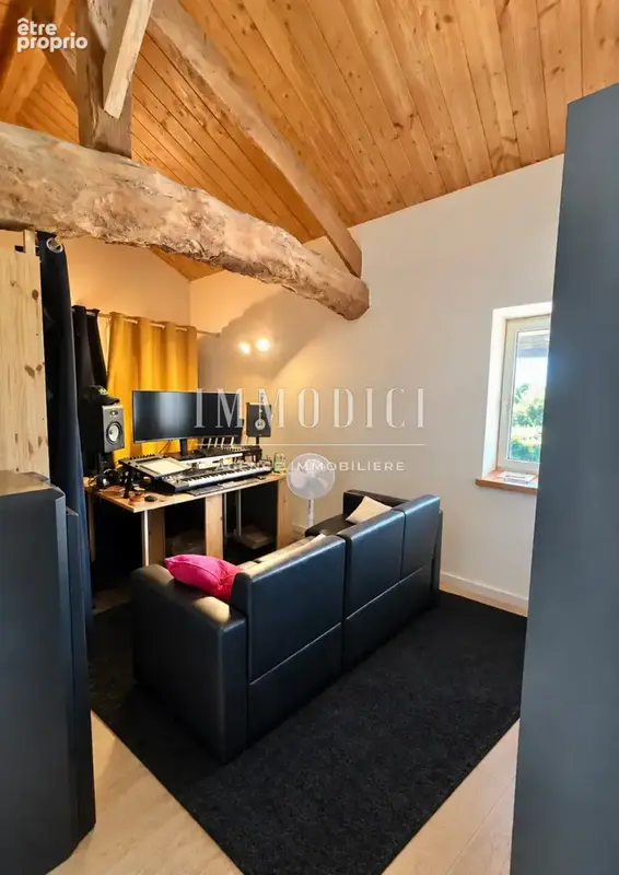 Maison de caractère rénovée avec piscine à Genouilleux. - photo 13
