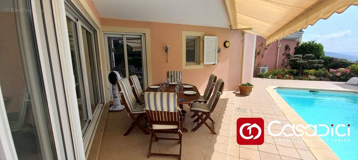 Appartement à MANDELIEU-LA-NAPOULE