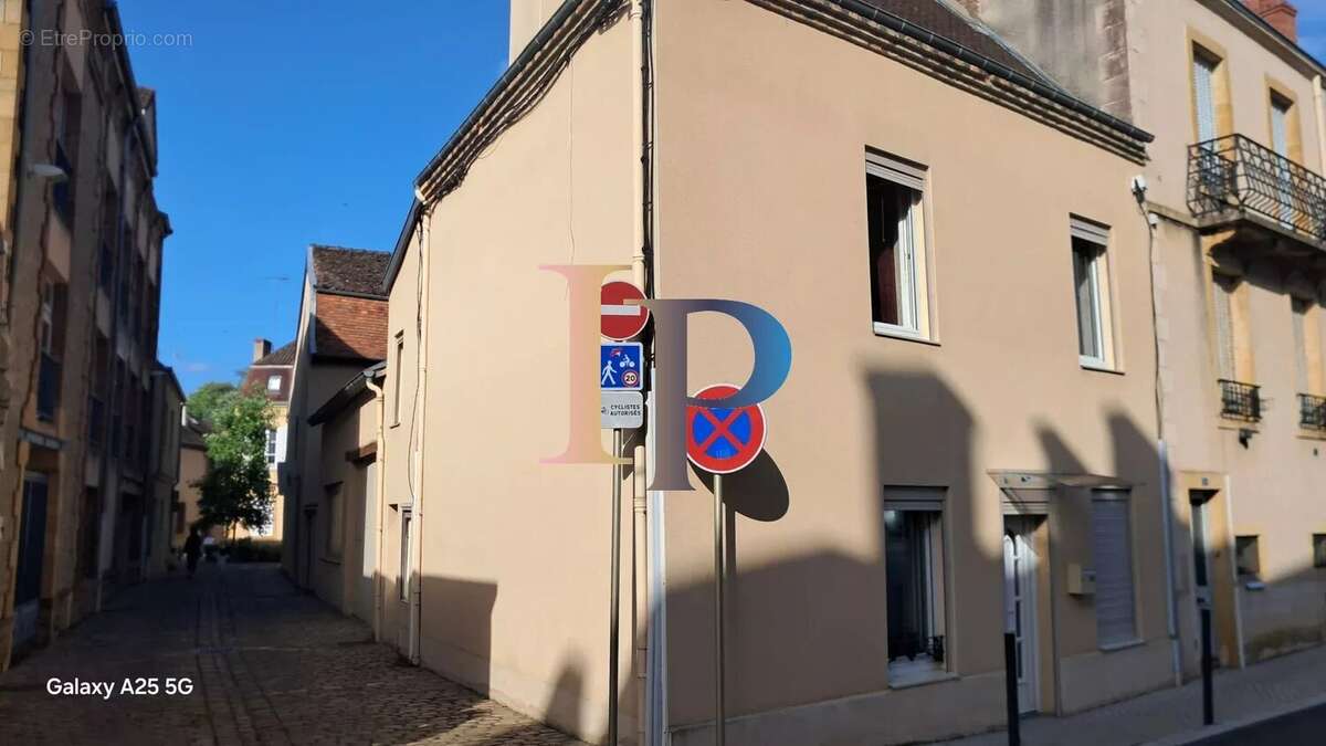 Maison à PARAY-LE-MONIAL
