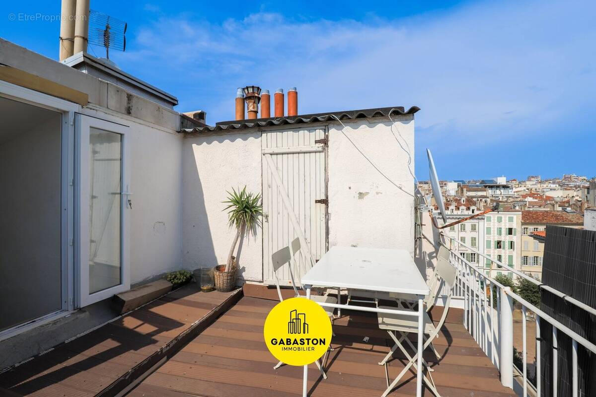 Appartement à MARSEILLE-1E