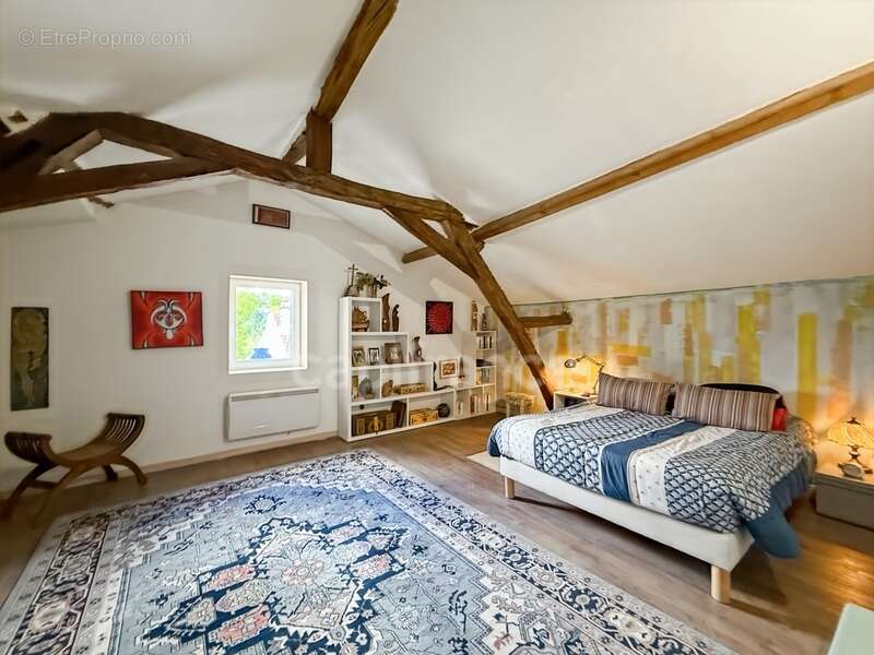 Maison de ville, Villefranche du Périgord, 140m2, totalement rénovée et meublée, cave voutée. Idéal résidence secondaire ou loca - photo 3