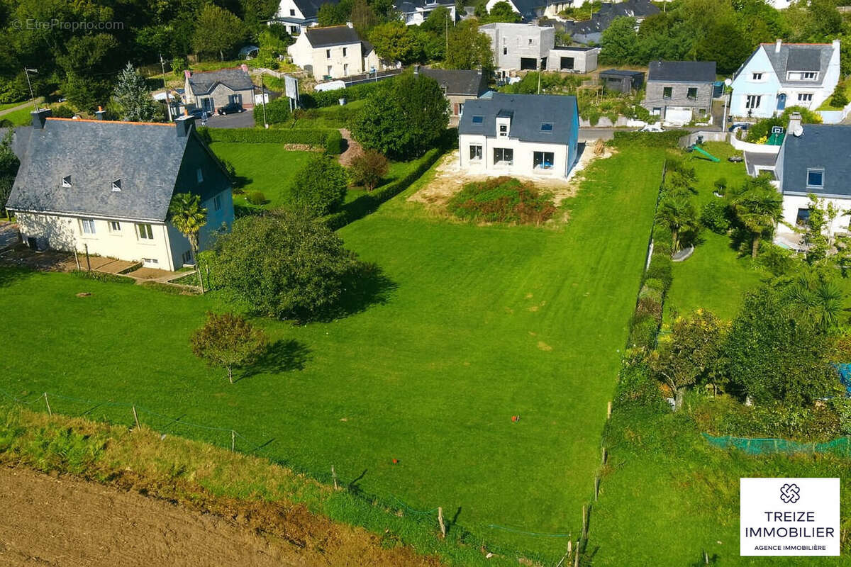 Terrain à HENNEBONT