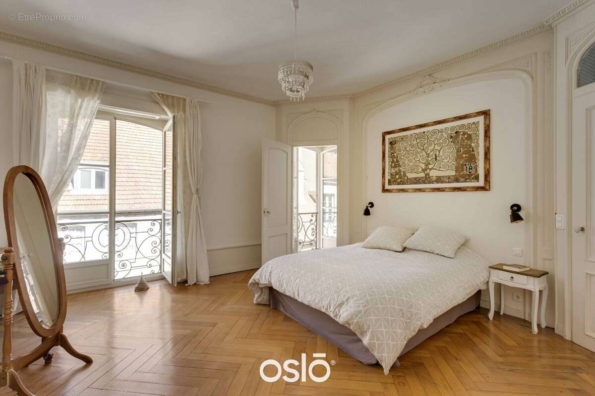 Appartement 276 m² à Besancon  - photo 3