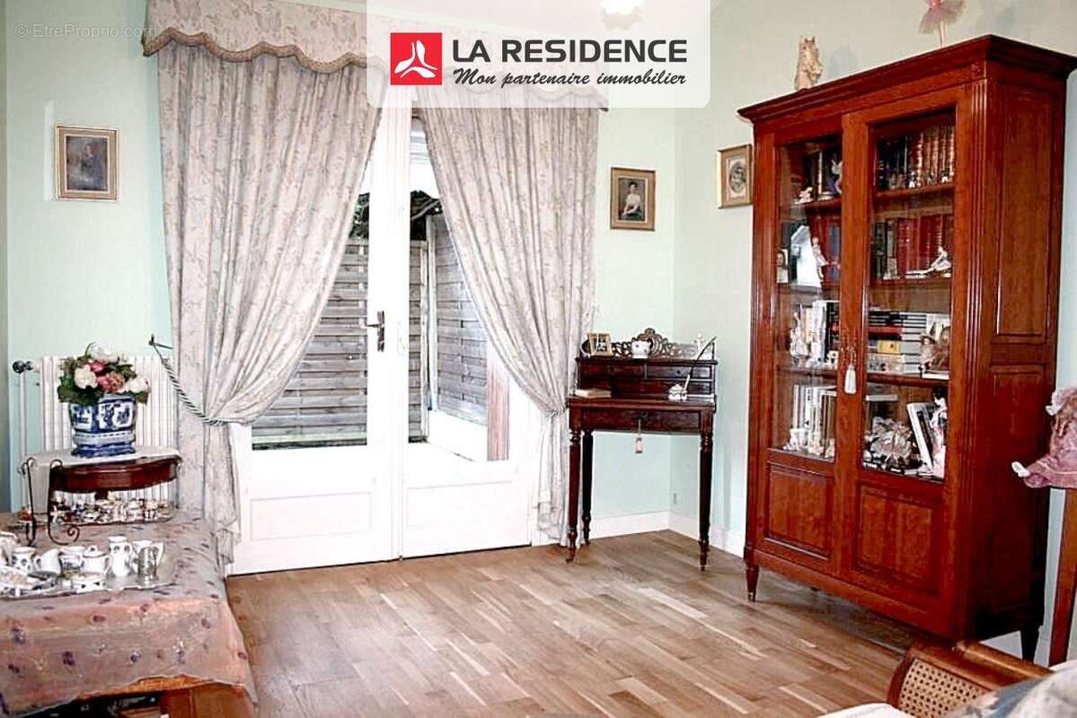 Maison à BONNIERES-SUR-SEINE