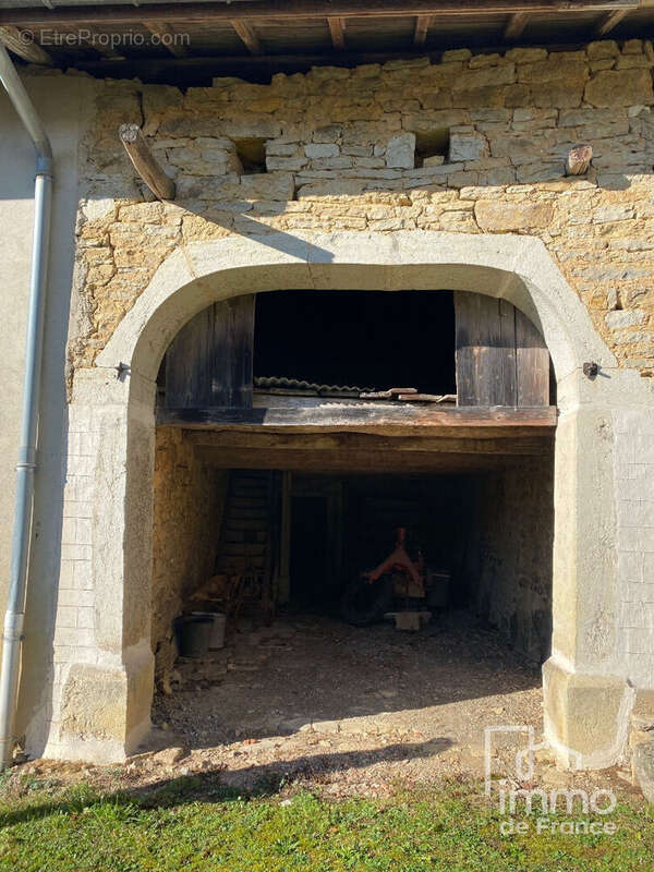 Maison à MONTAGNA-LE-TEMPLIER