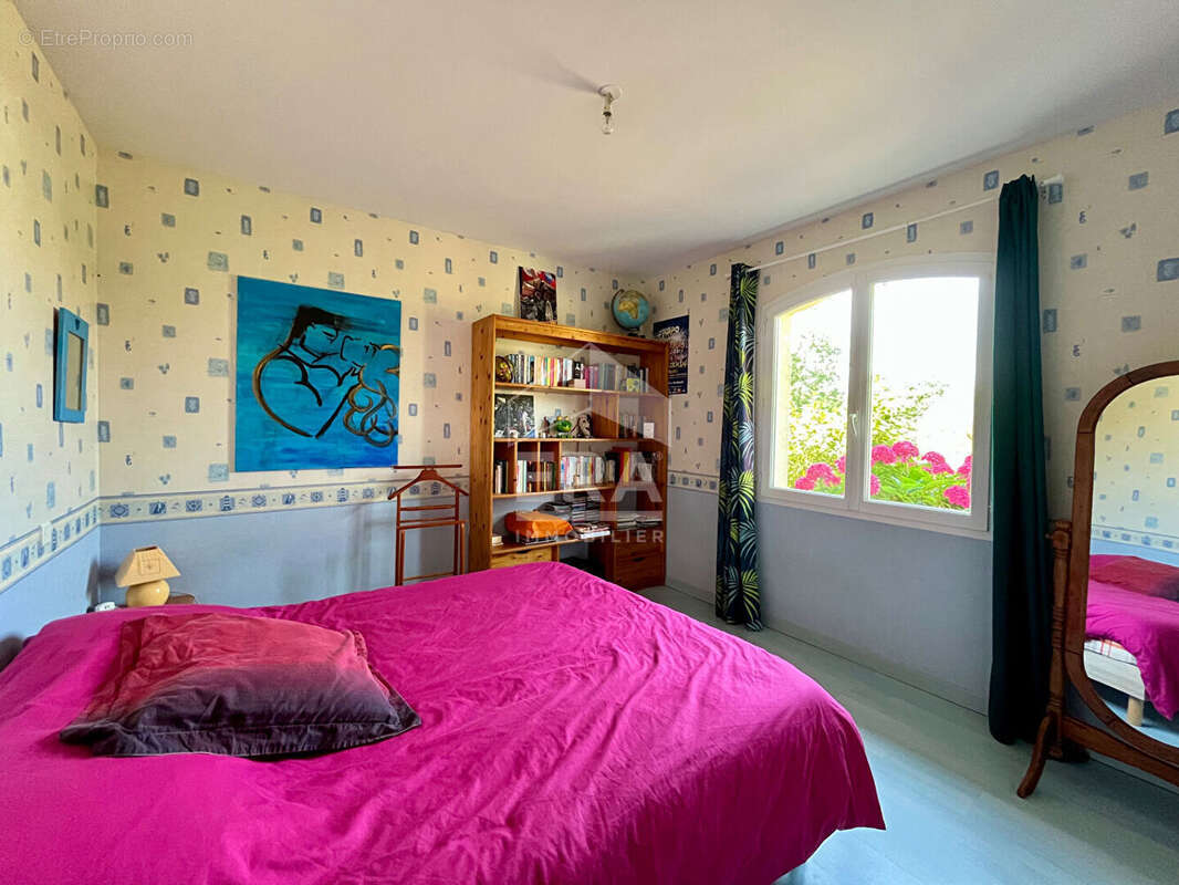 Maison à VILLENEUVE-DE-MARSAN