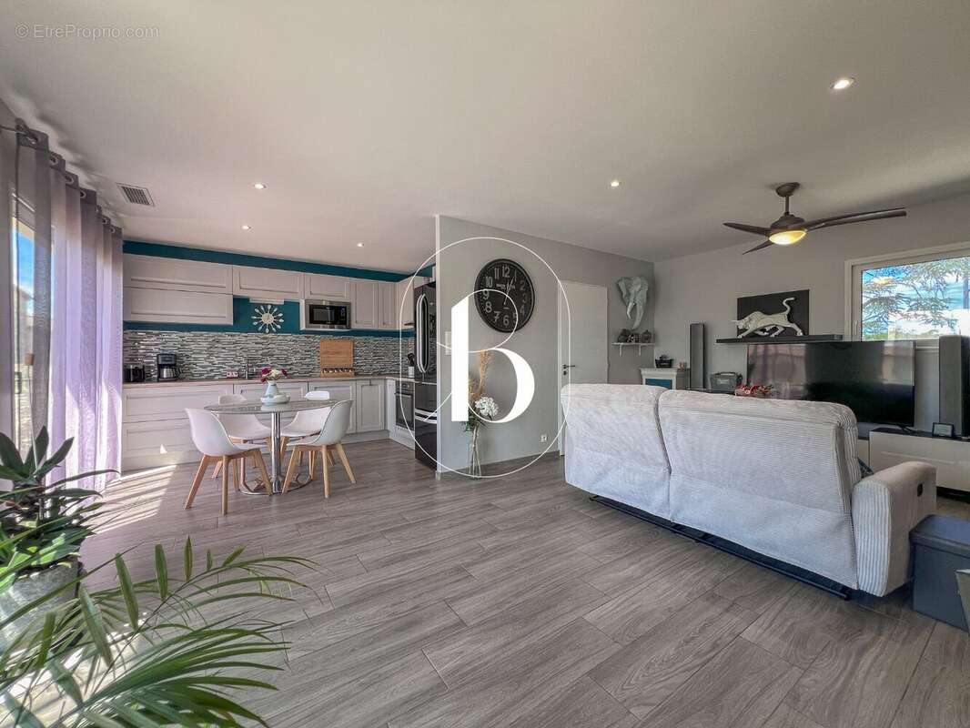 Maison 100 m² à Orgnac-L'aven  - photo 11