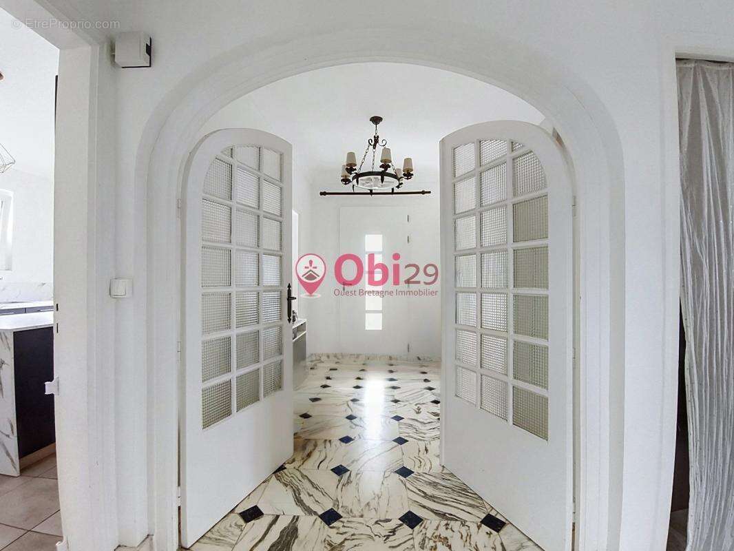 Une belle familiale rénovée avec goût, prête à vous accueillir ! - photo 5