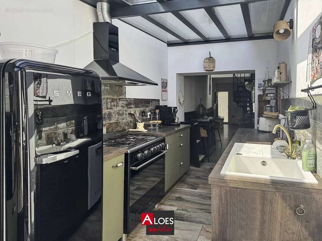 Maison Aigues-Mortes intra-muros avec garage et piscine - photo 3