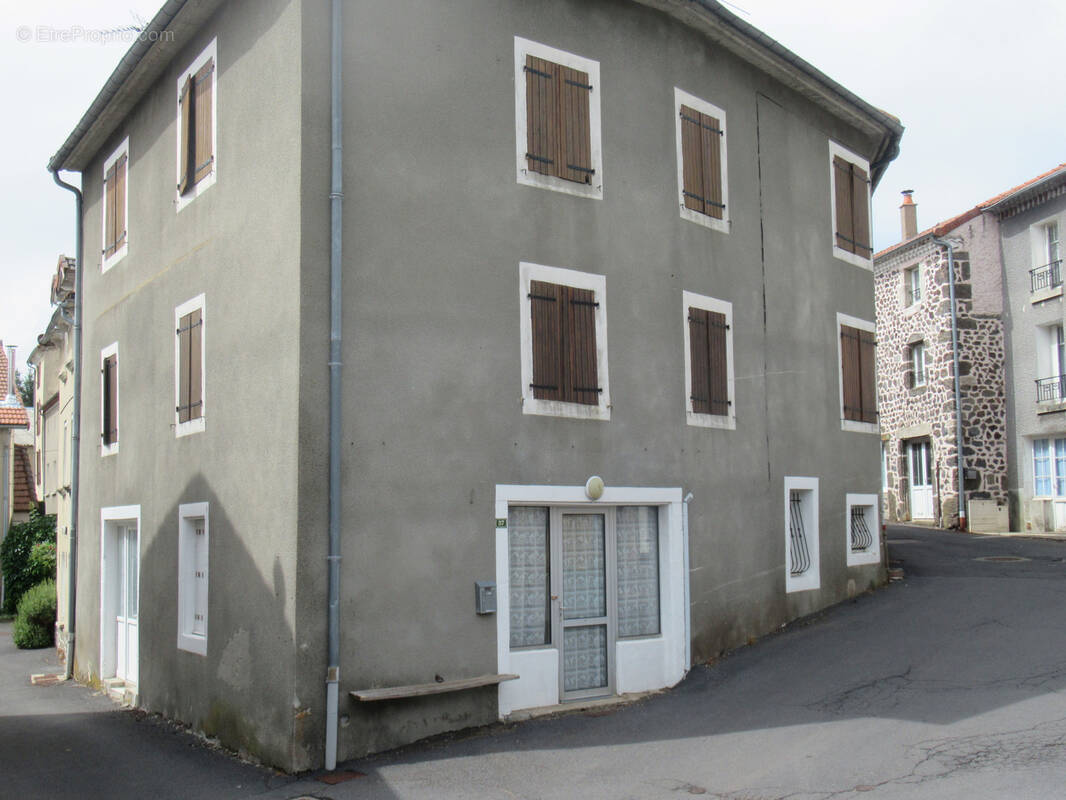 Maison à COUCOURON