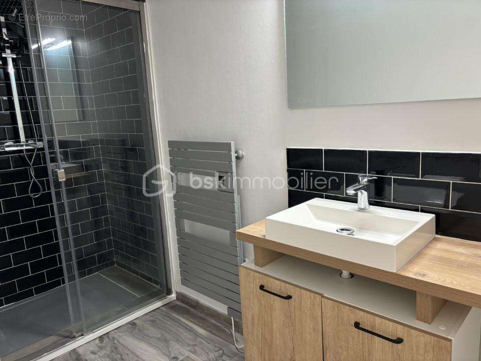 Maison à MONTLIEU-LA-GARDE