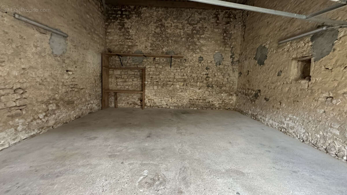 Maison à SAINT-JEAN-D'ANGELY