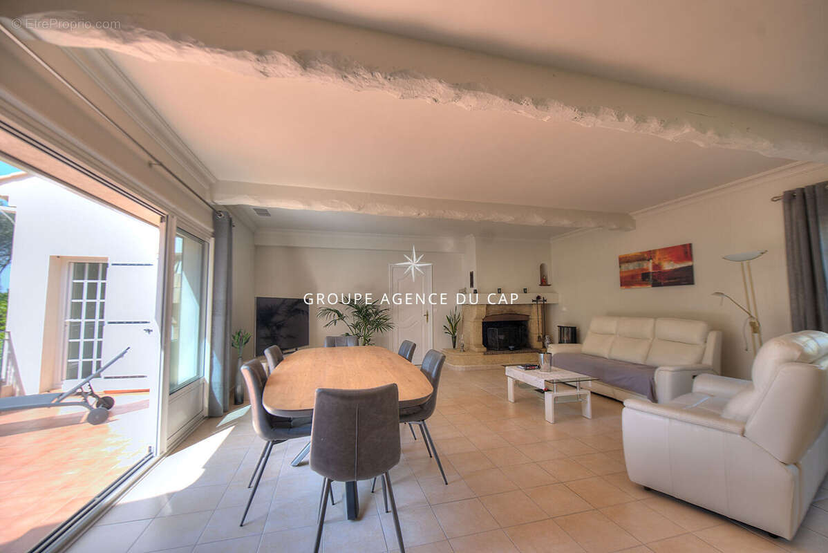 Appartement à SAINT-RAPHAEL