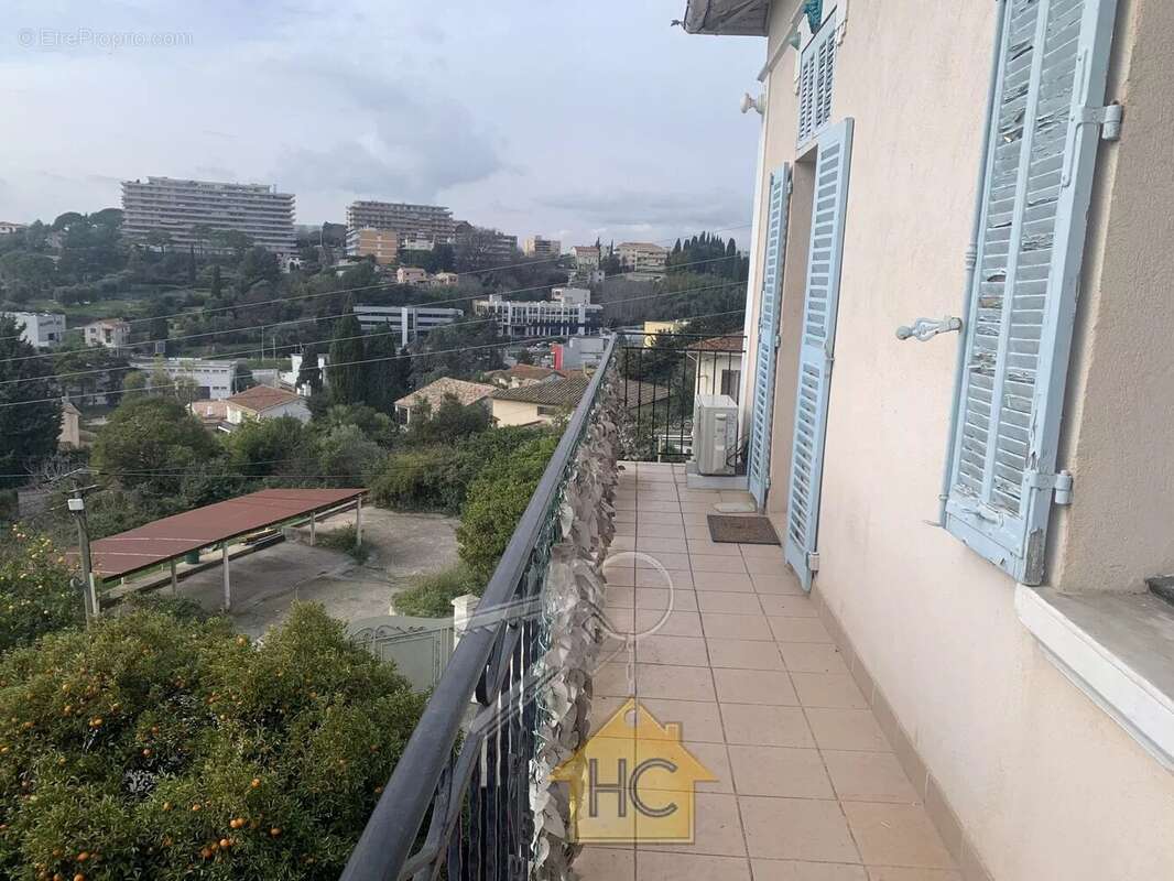 Appartement à LE CANNET