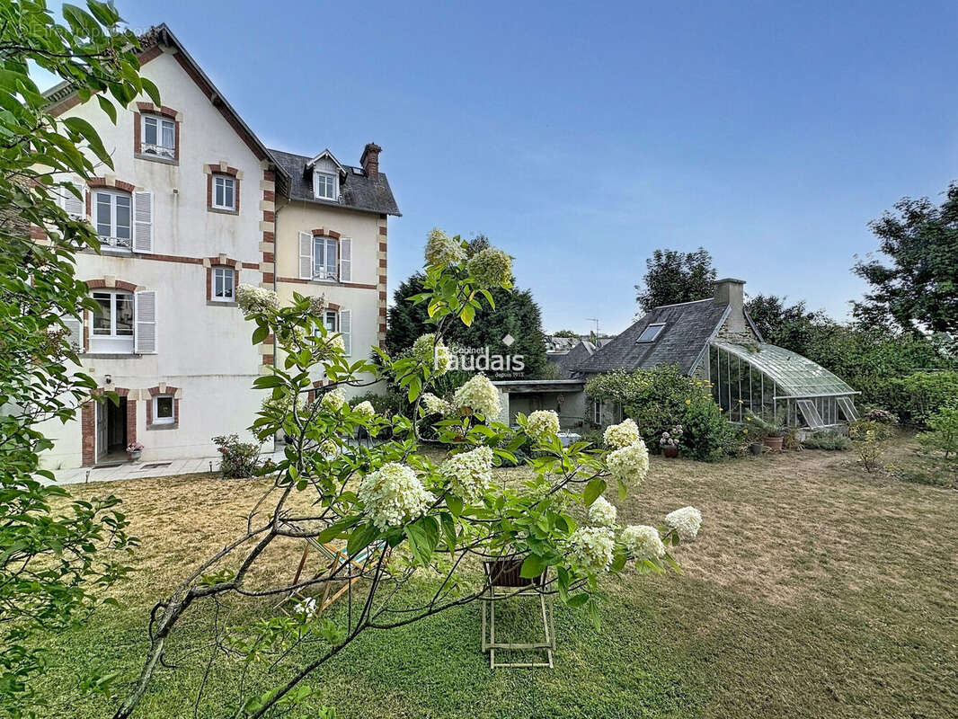 Maison 183 m² à Saint-Lo  - photo 2