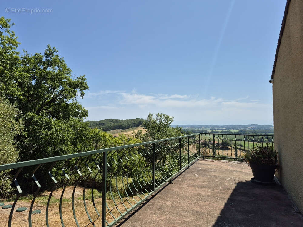 A Saint-Justin, Maison de 95m2 de plain-pied avec vue panoramique des Pyrénées - photo 3