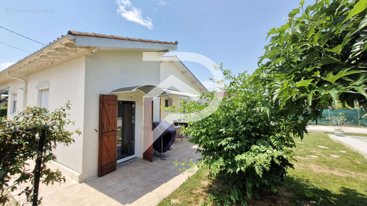 Maison de plain-pied rénovée 4 pièces 89 m² centre ORTHEZ - photo 12