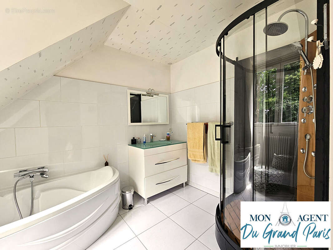 Maison contemporaine 230m2 + sous sol + piscine + terrain arbore de 15.000m2 Bullion proche Bonnelles Limours Grand Paris Sud - photo 10