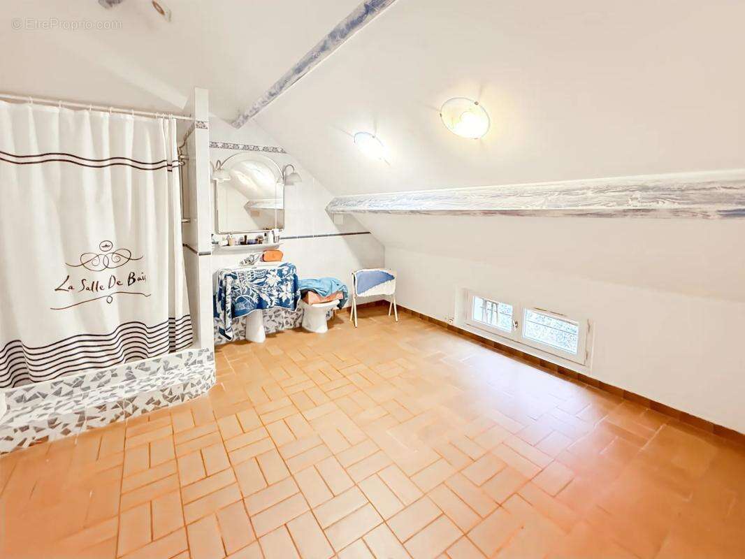 Maison à VILLENEUVE-LES-BORDES