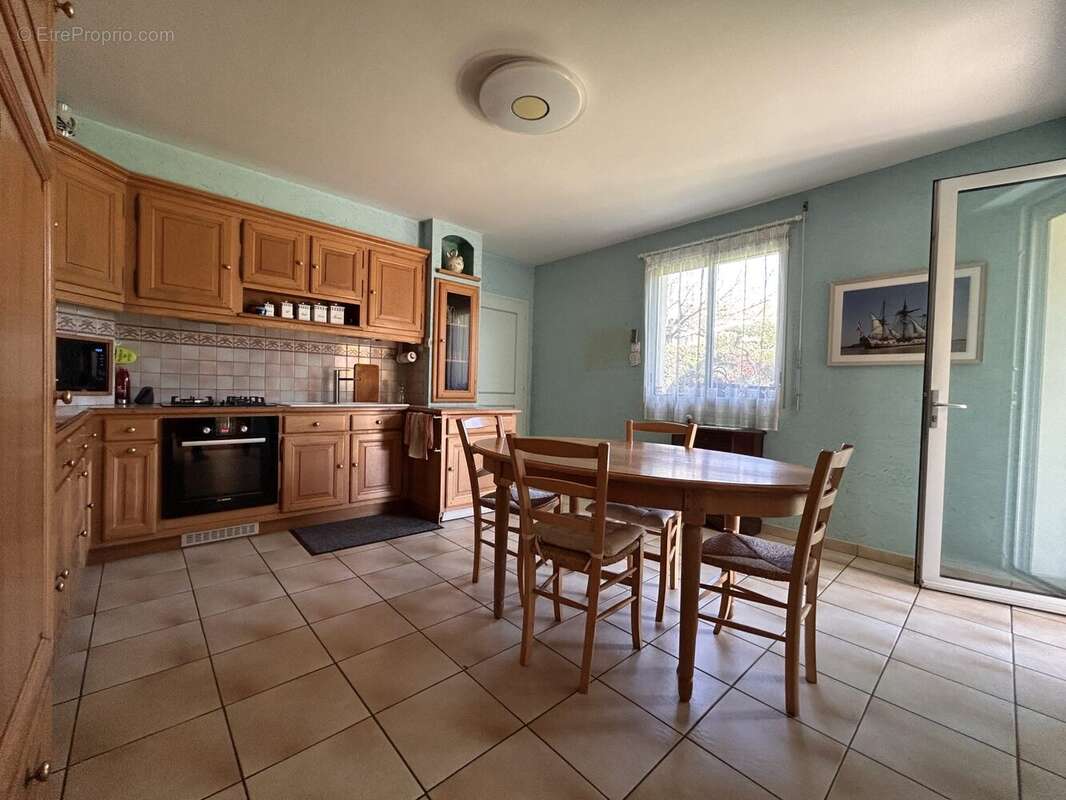 Cuisine - Maison à LA ROCHE-SUR-YON