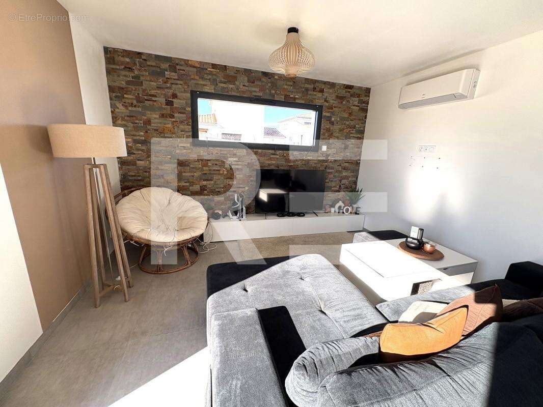 Maison à LA CALMETTE