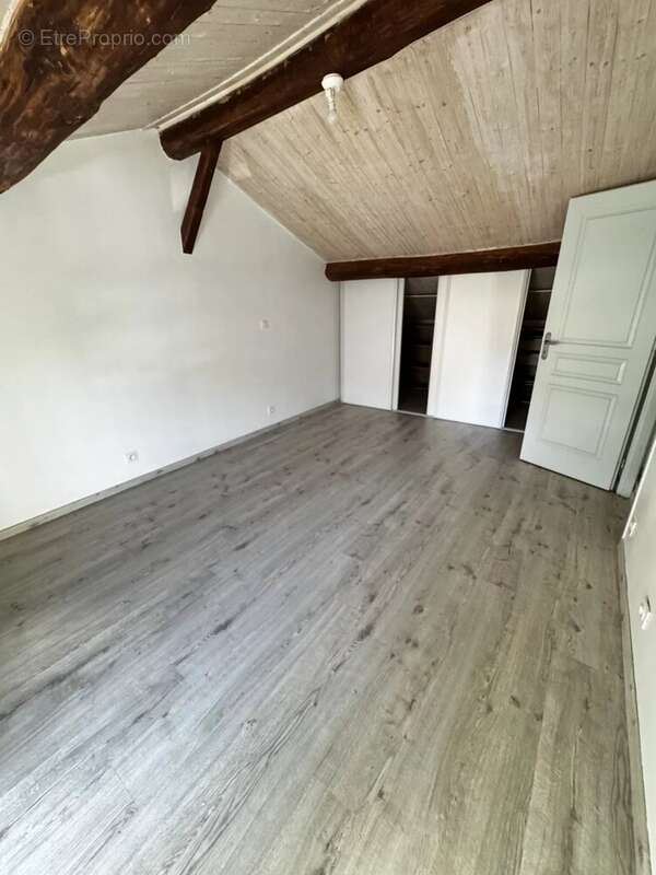 Appartement à FONBEAUZARD