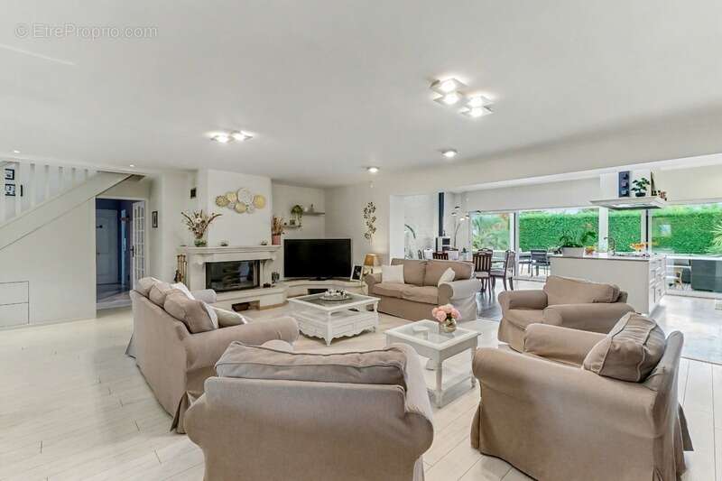 Maison à BRUGUIERES