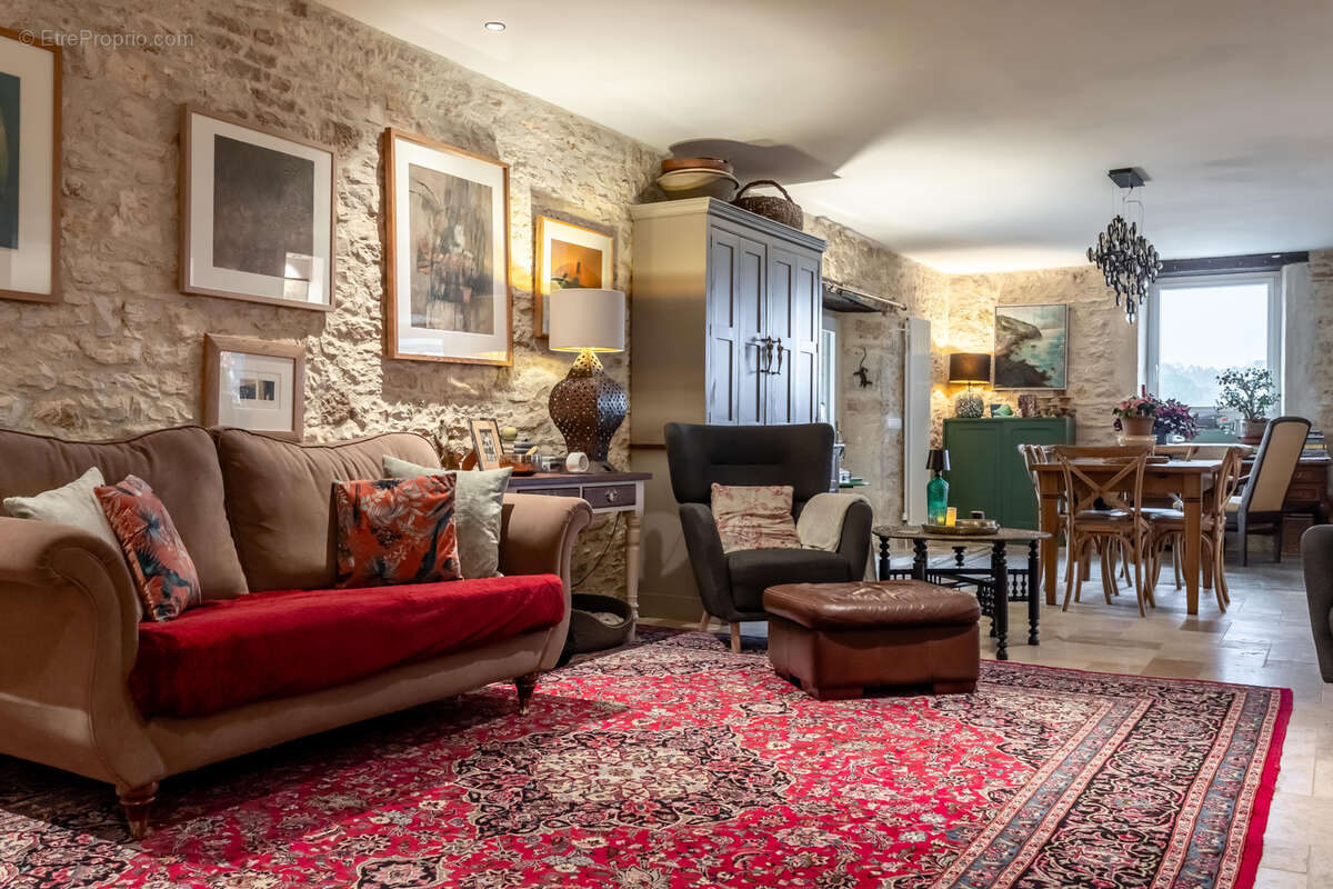 Maison à LAVERCANTIERE