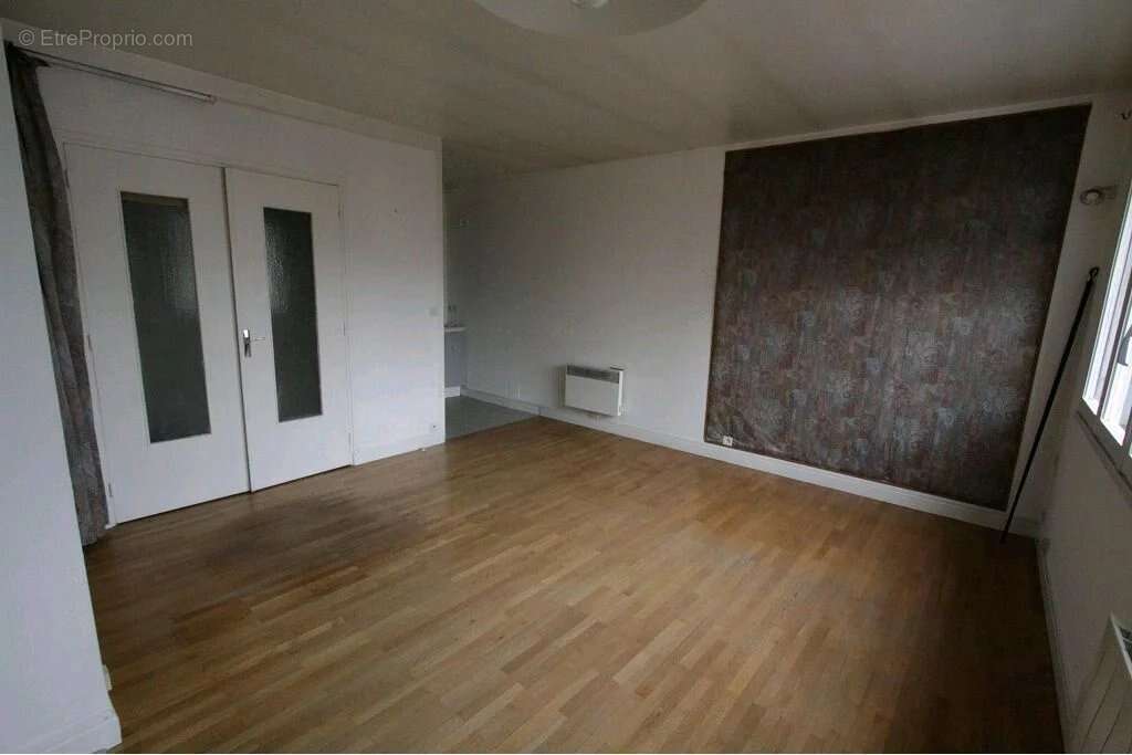 Grand Studio secteur caserne de bonne - photo 2