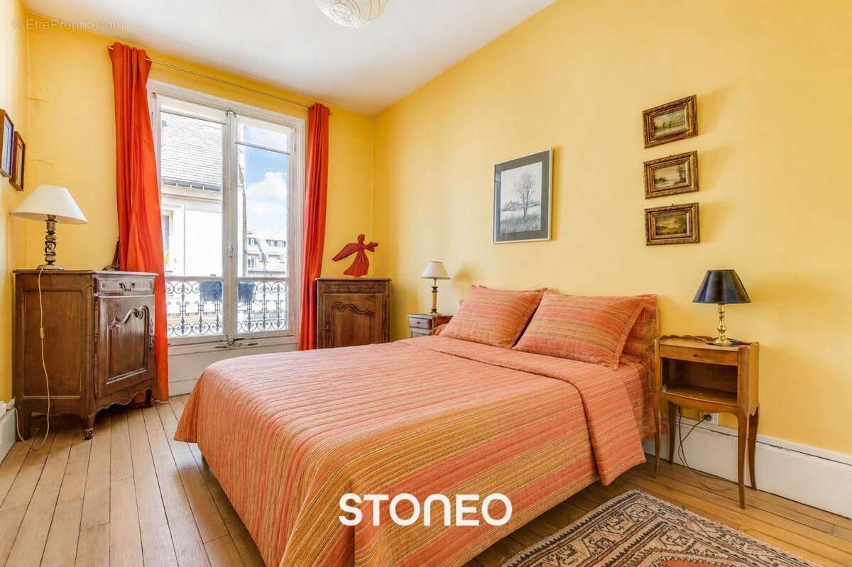 Appartement à PARIS-17E