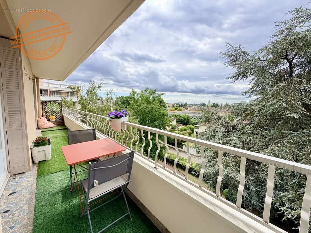 Appartement à CHAMPAGNE-AU-MONT-D'OR