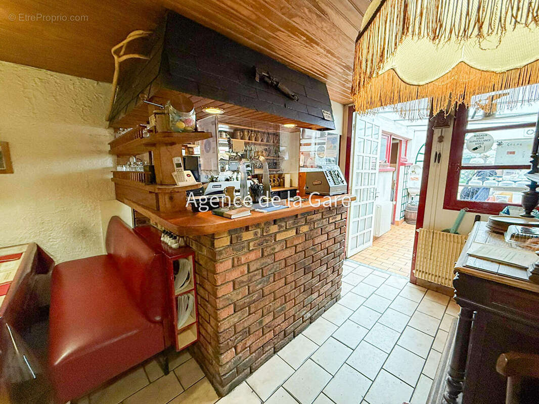 Commerce à HOUILLES