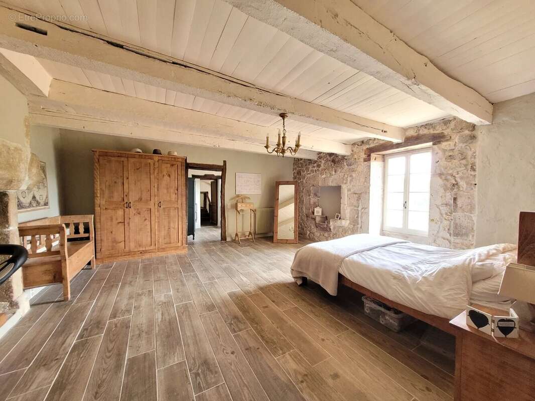 Maison à LAROQUE-TIMBAUT