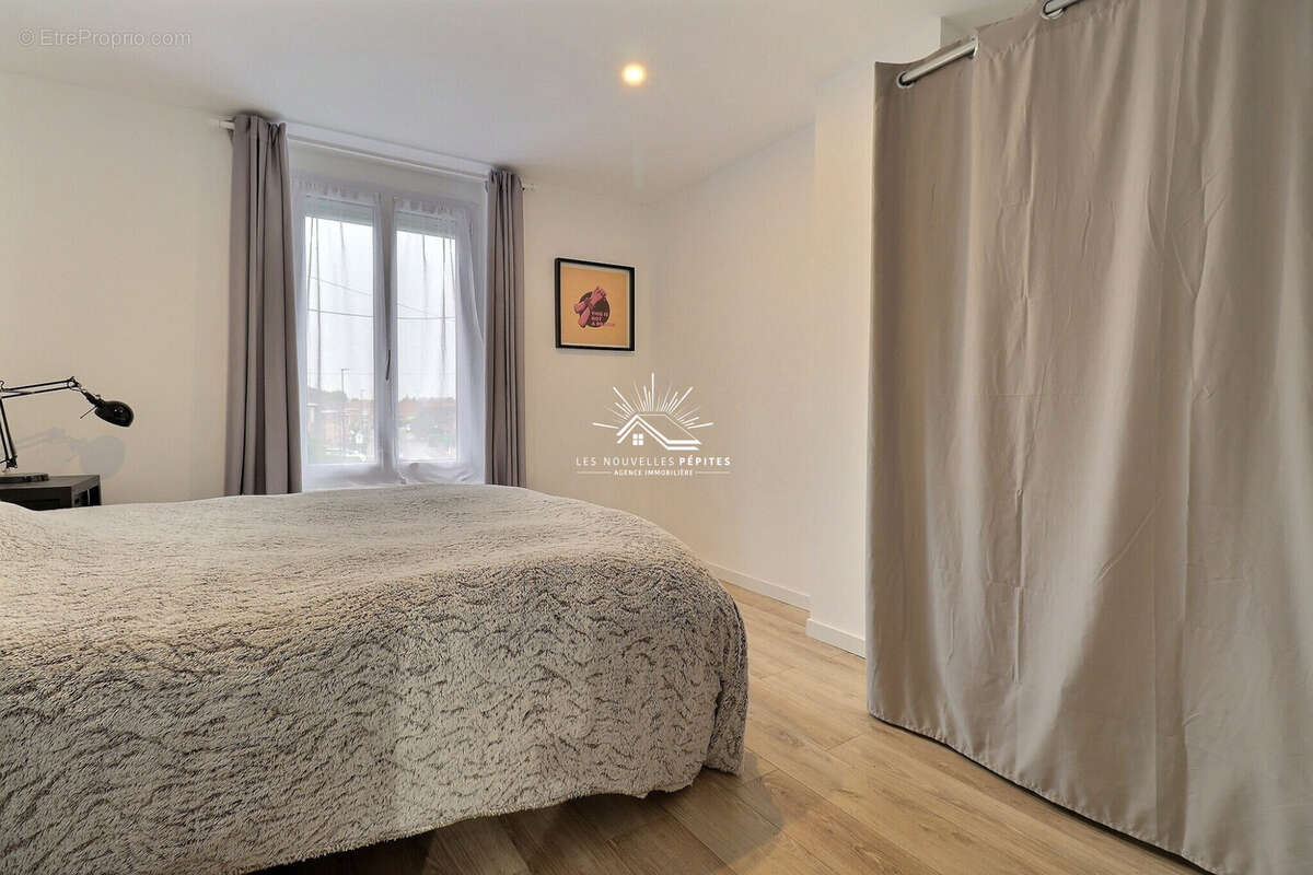 Maison à NEUVILLE-EN-FERRAIN