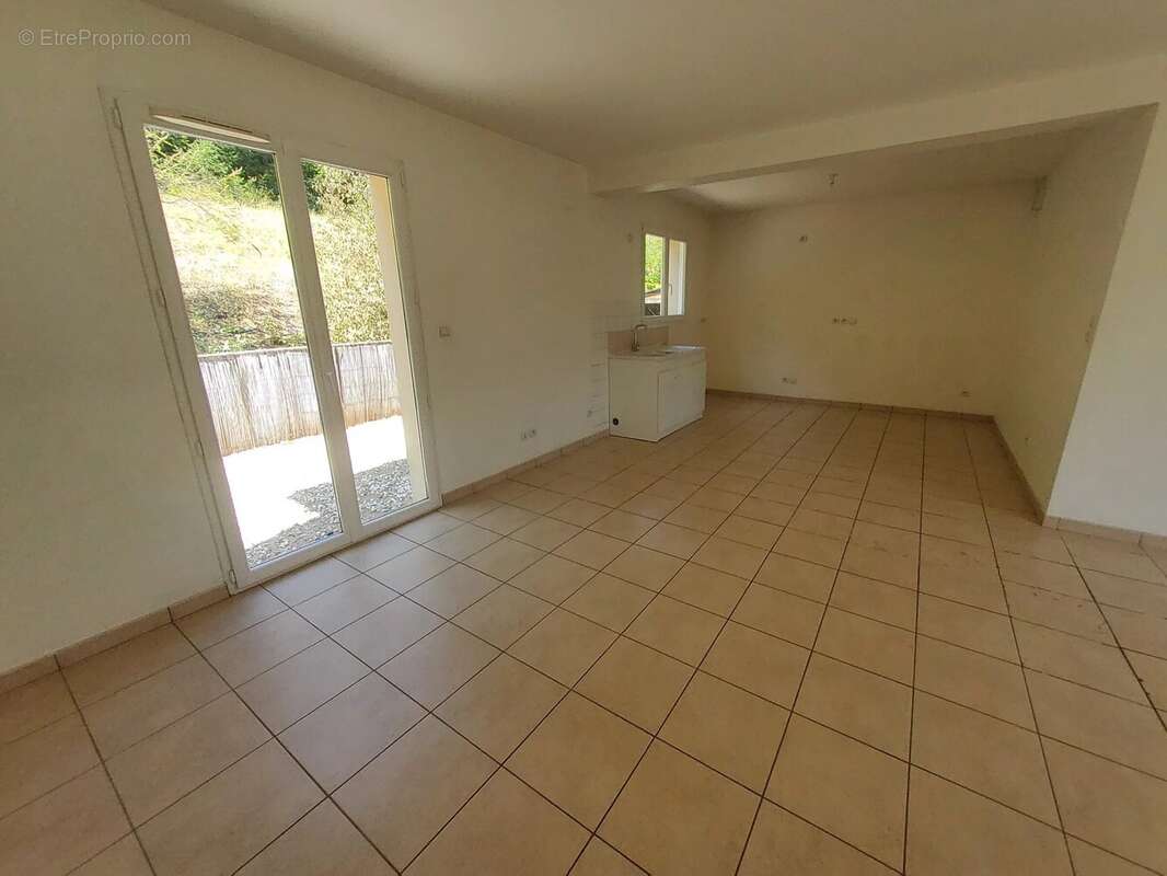 Vinay – Maison T4 de 95 m² avec garage, terrain de 646 m² - photo 5