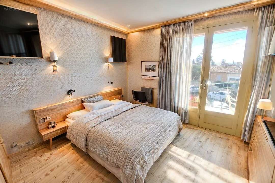 AGDE - Splendide Maison de 168m² à Agde, Proche de Toutes les Commodités - photo 12