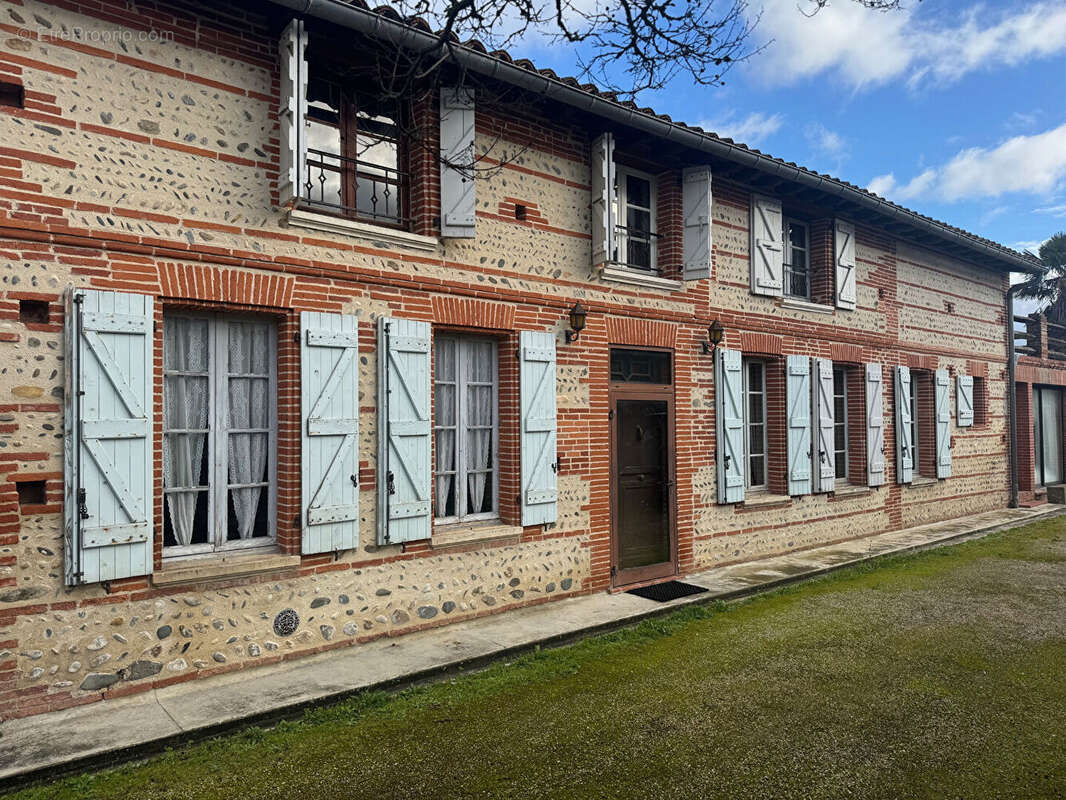 Commerce à BEAUZELLE