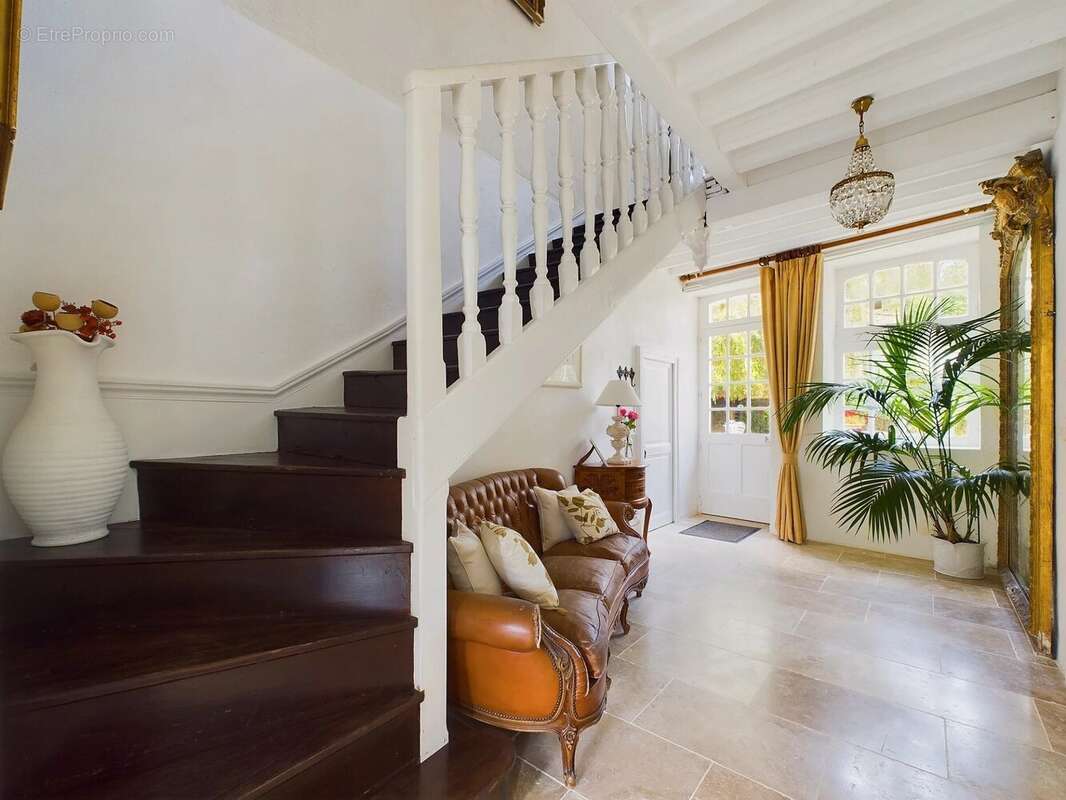 Maison à LA ROCHEBEAUCOURT-ET-ARGENTINE